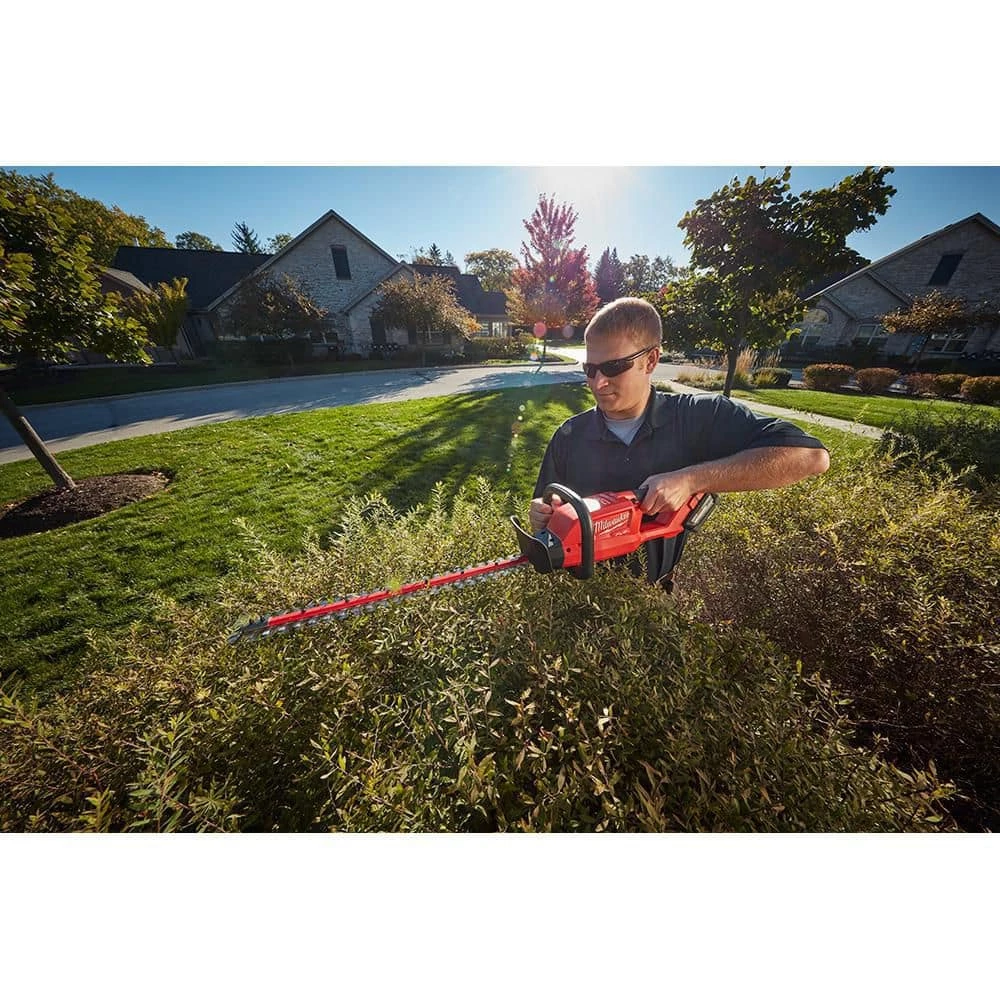 Top 10 π€© Milwaukee M18 FUEL Dual Battery 145 MPH 600 CFM 18V Lithium-Ion Brushless Cordless Handheld Blower with M18 FUEL Hedge Trimmer β - Image 12